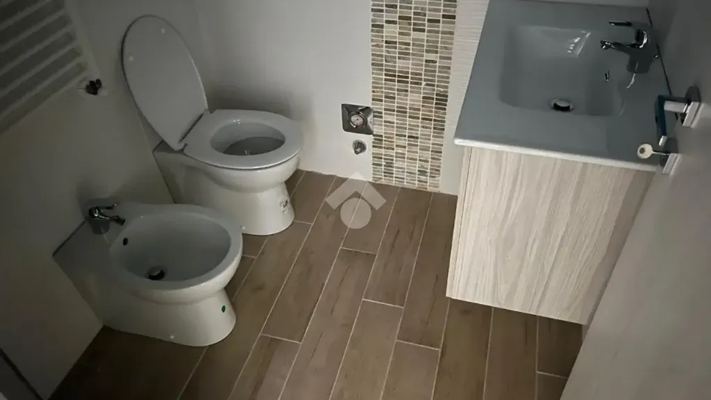 Badezimmer - Two-Bedroom Flat in Historic Building, Turin