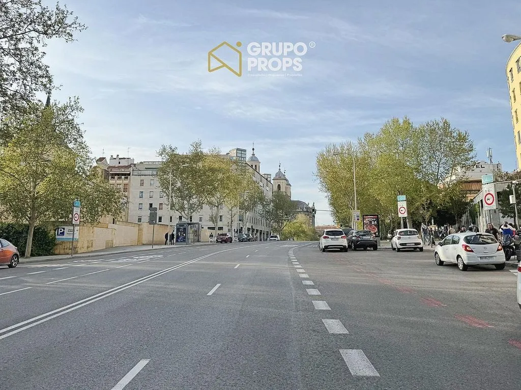 Extérieur - Duplex with Patio in Palacio, Madrid