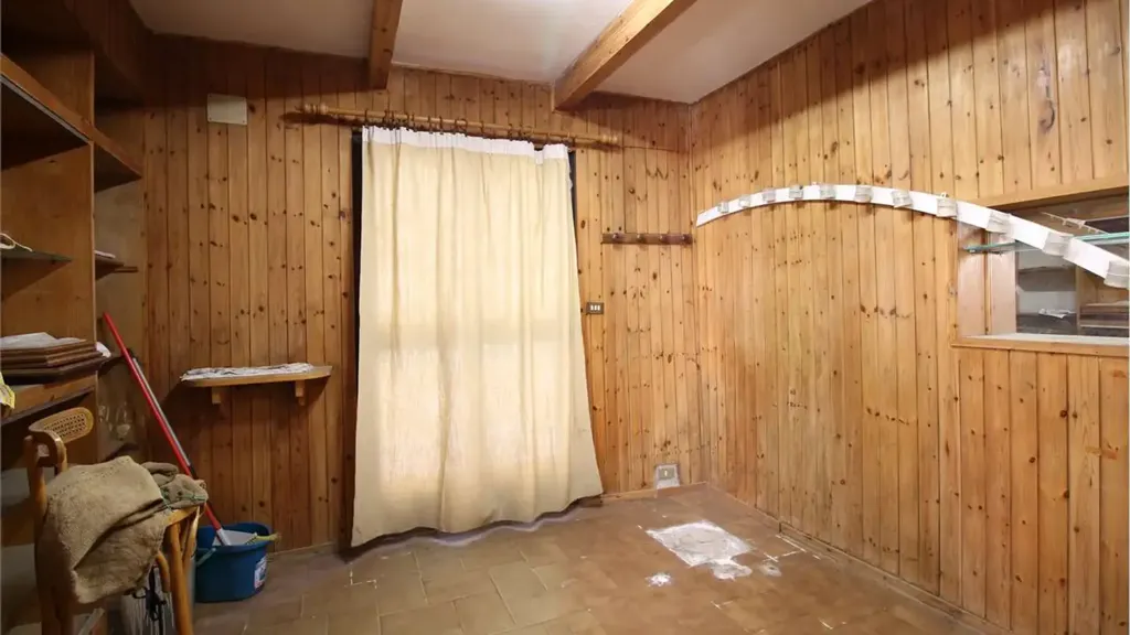 Pièces - Spacious Apartment with Courtyard in Buti