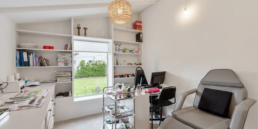 Bureau - Maison Charmante avec Jardin à Herk-de-Stad
