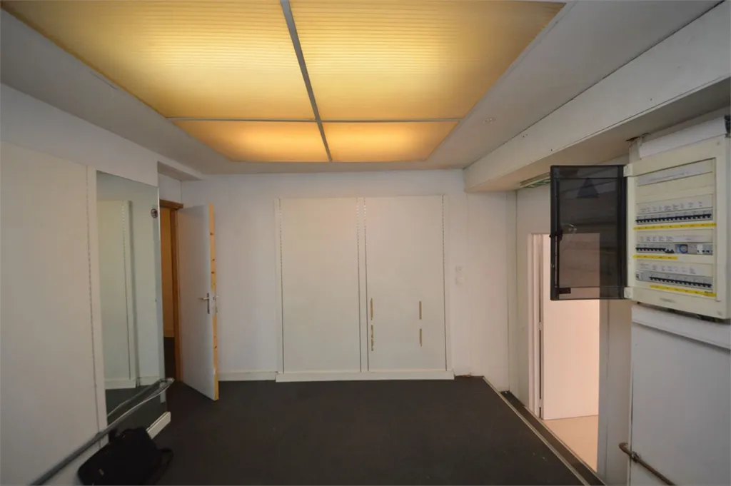 Utility Room - Commercial Unit with High Visibility in Geraardsbergen