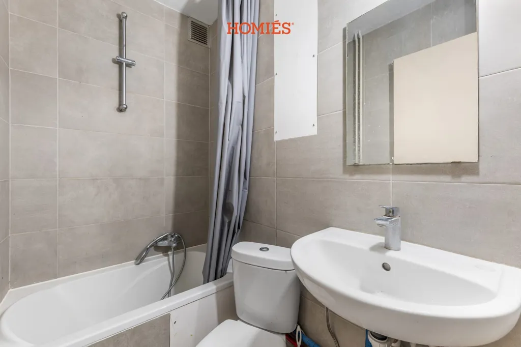Vannitoad - Studio with Lift near Shops in Antwerp