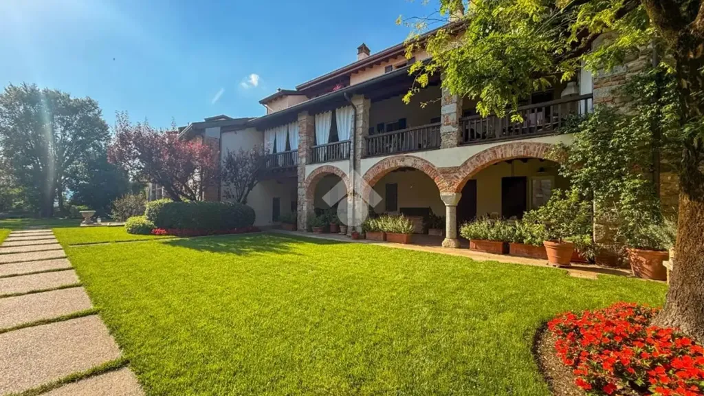 Giardino - Elegant Apartment with Pool in Calvagese della Riviera