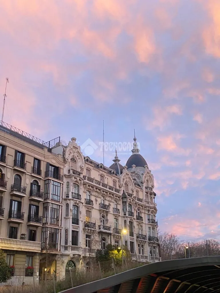 Exterior - Commercial Property with Lottery Office in Madrid