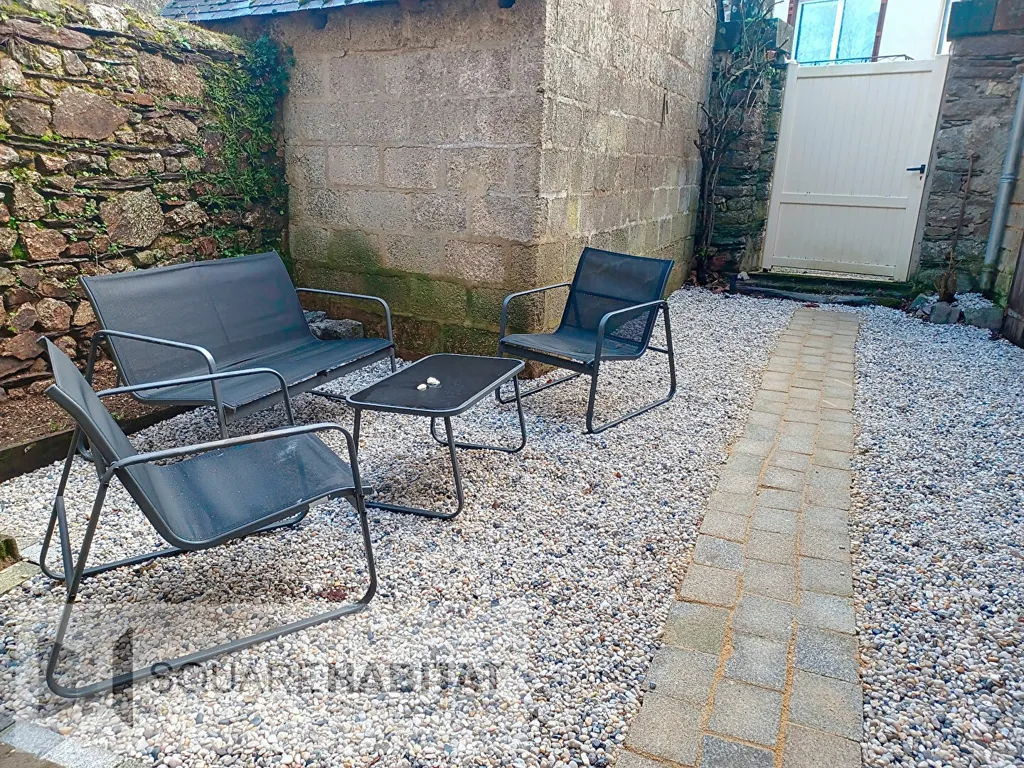 Jardin - Maison en Pierre avec Cour à Val D'Anast