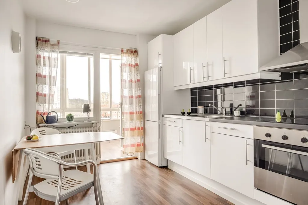 Köök - Apartment with South-Facing Balcony in Lund