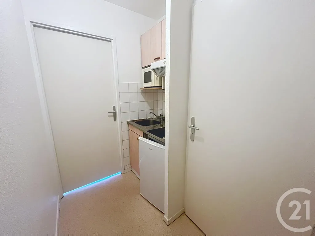Cuisine - Studio Meublé avec Ascenseur à Orléans