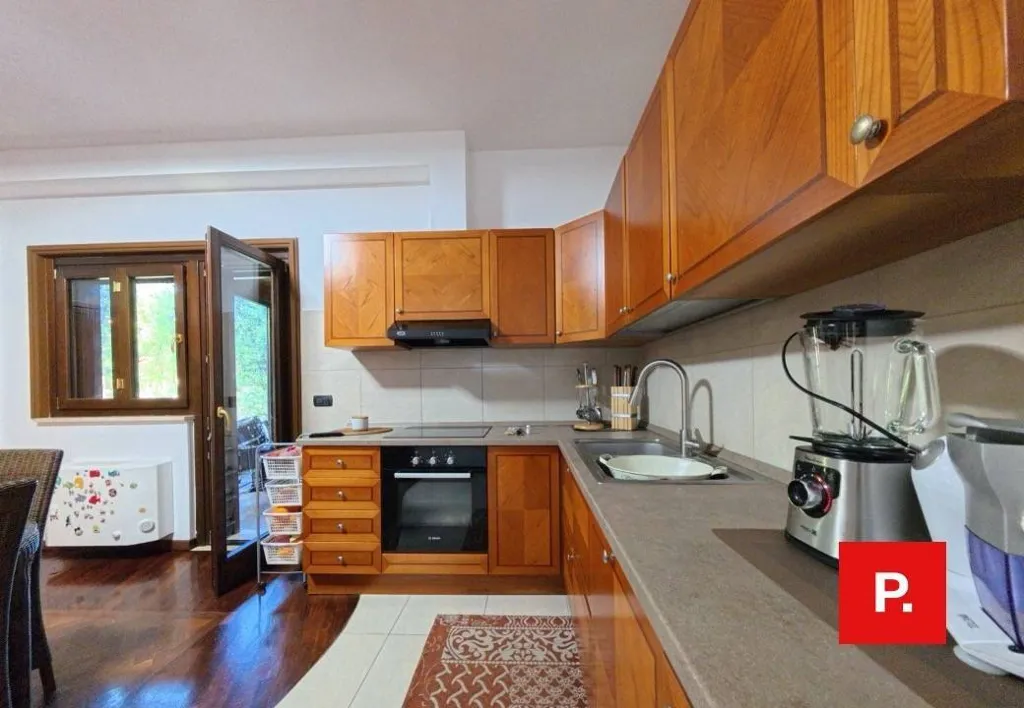 Cuisine - Terraced Villa with Private Garden in Caserta