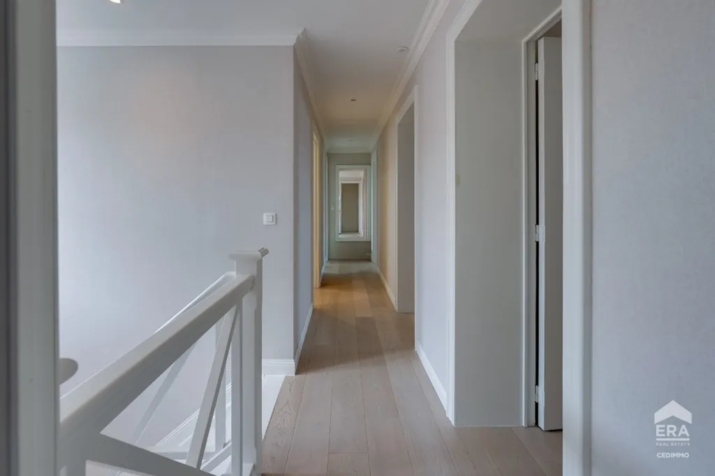 Esik - Duplex with Terrace in Nivelles