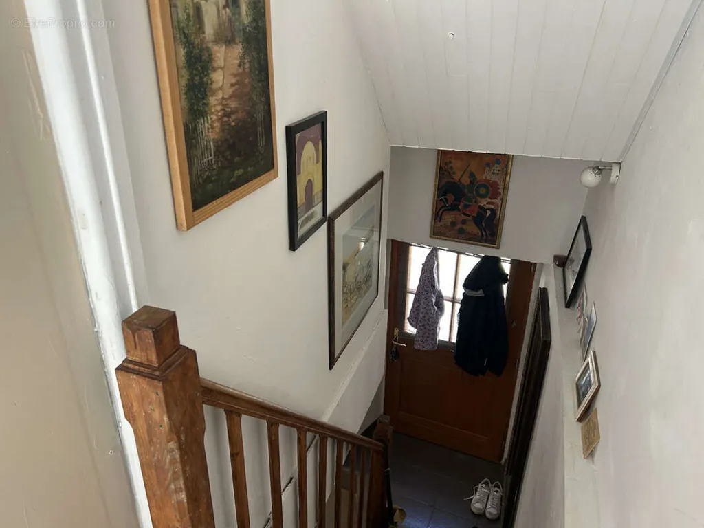 Rooms - Historic Stone House with Garden in Martel