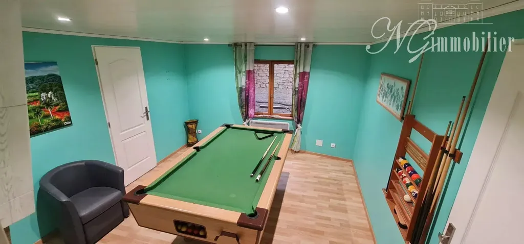 Pièces - Maison Neufchef avec Piscine Intérieure