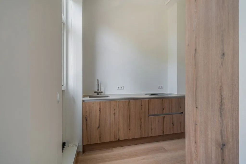Cuisine - Renovated Apartment with Balcony in The Hague