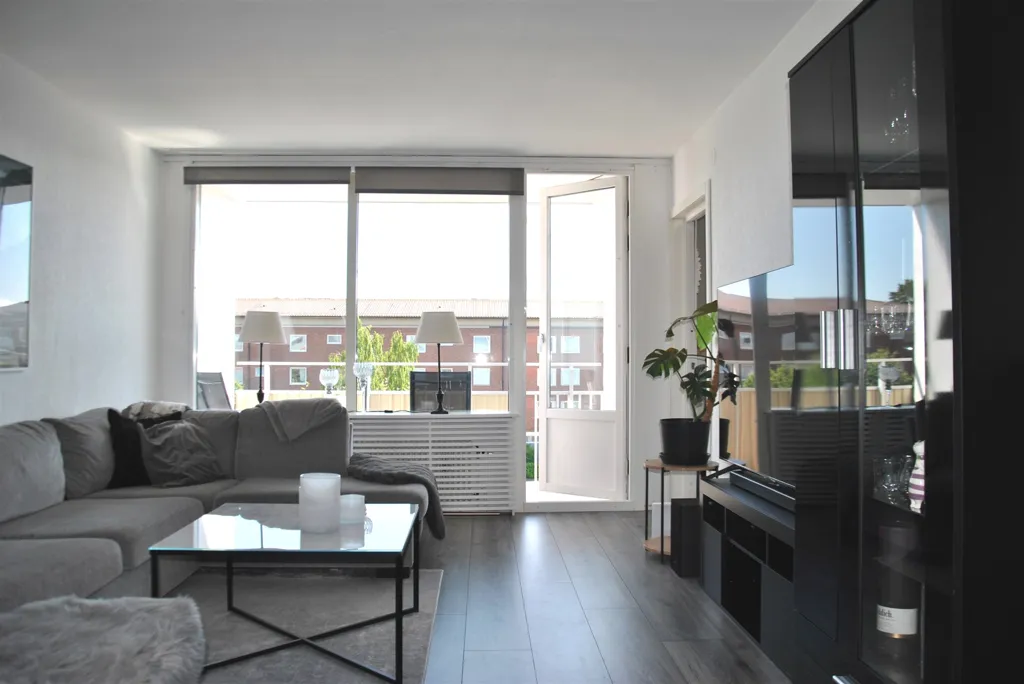 Séjour - Modern Flat with Balcony in Southern Location