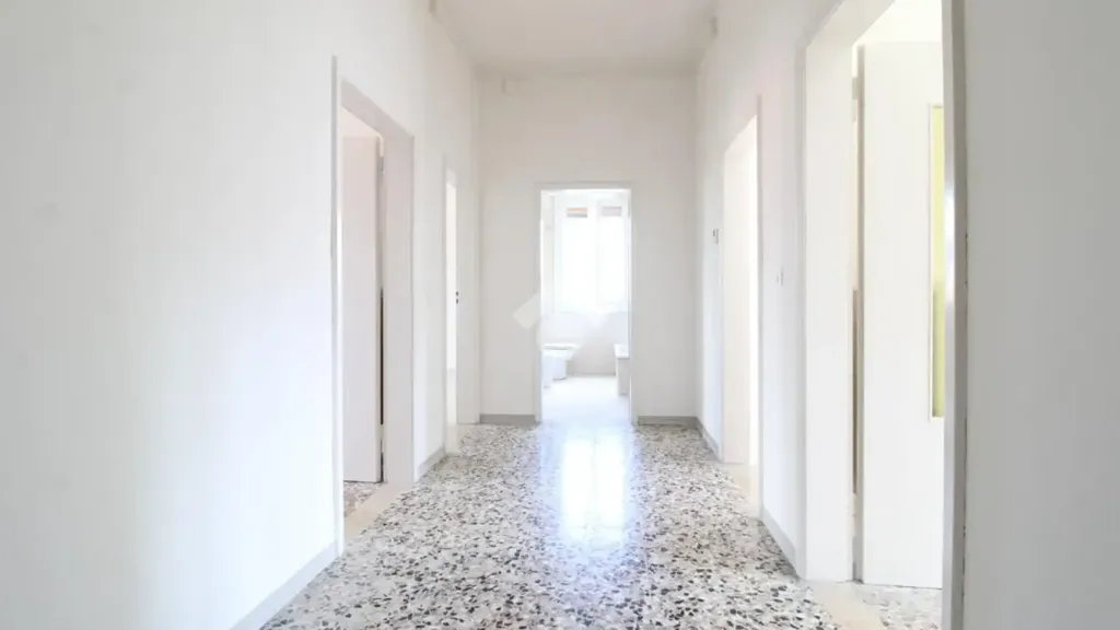 Esik - 3-Bedroom Apartment with Balcony in Sassuolo