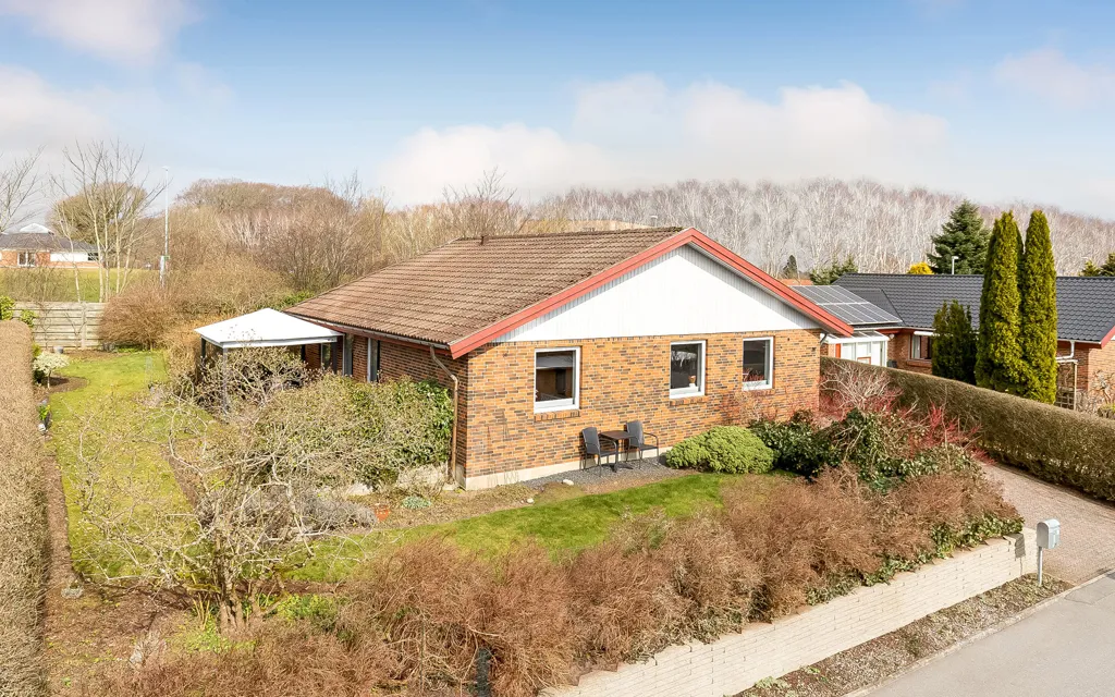 Õhuvaade - Single-Storey Villa with Garden in Erritsø