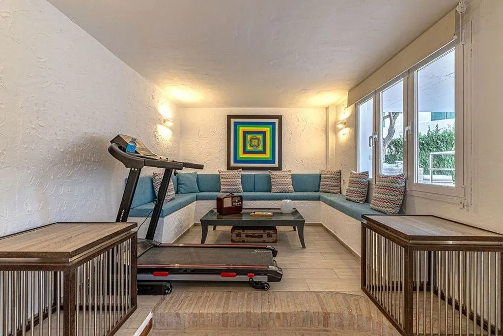 Pièces - Traditional Chalet with Pool in Las Chapas, Marbella