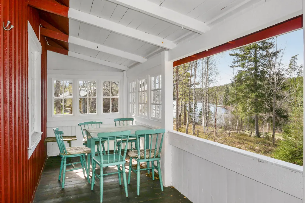 Terrazza - Holiday Home with Lake View in Åmål