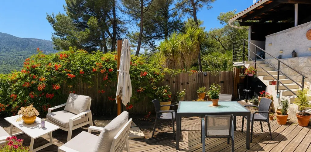Terrasse - Duplex Atypique avec Terrasse à Tourrette-Levens