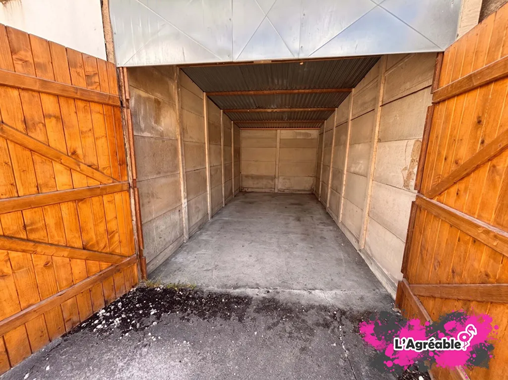 Garage - Charming Flat with Terrace in Luxeuil-les-Bains