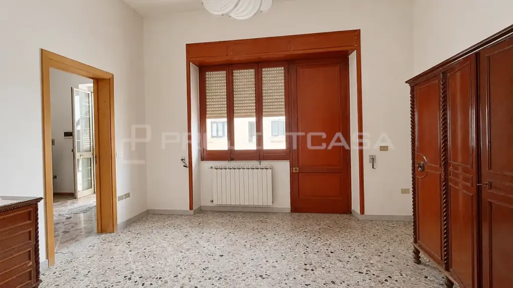 Esik - Independent House with Garden in Scorrano