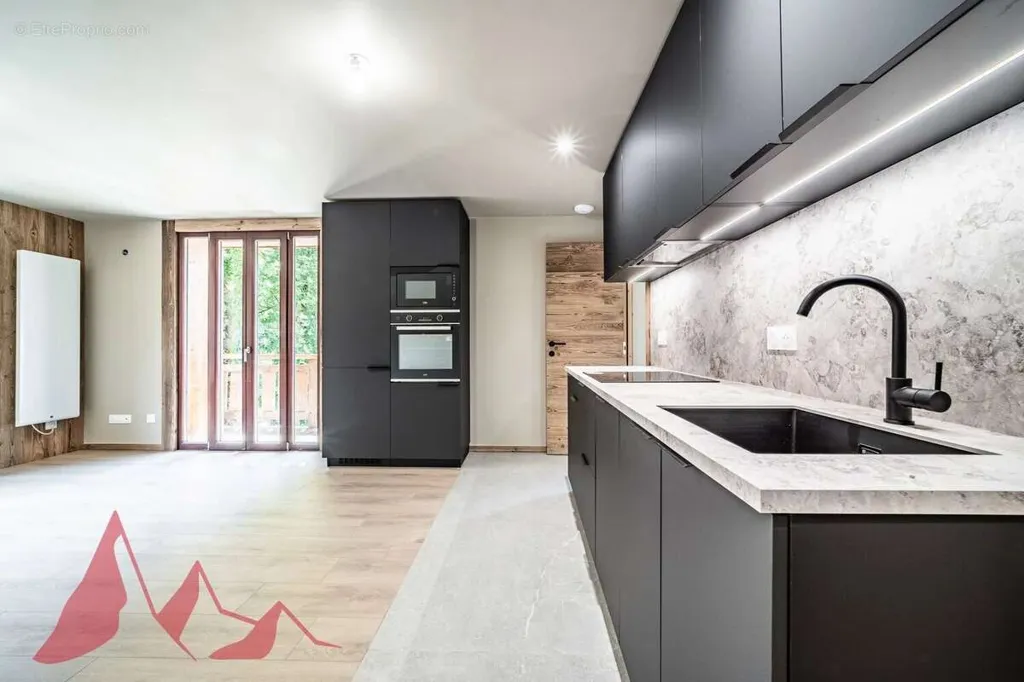 Cuisine - Appartement Rénové avec Balcon au Centre de Morzine