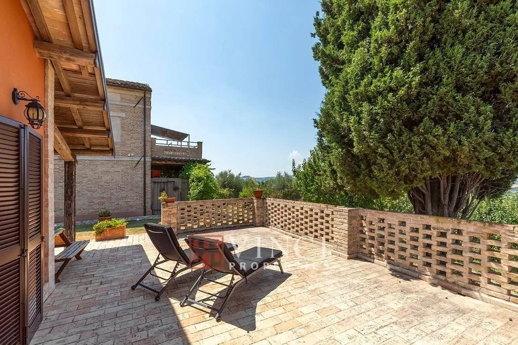Terrass - Rustic Casale with Pool in Montefiore dell'Aso
