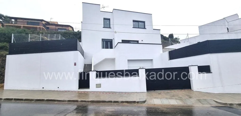 Välivaade - New Build House with Pool in Segur de Calafell