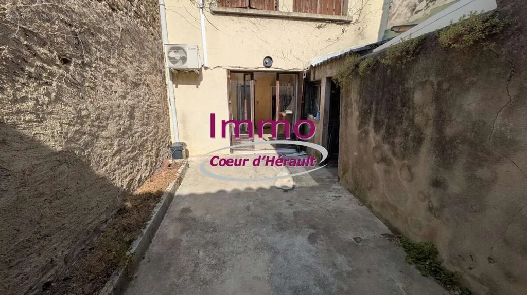 Giardino - Retrofittable Village House with Courtyard in Saint-André-de-Sangonis