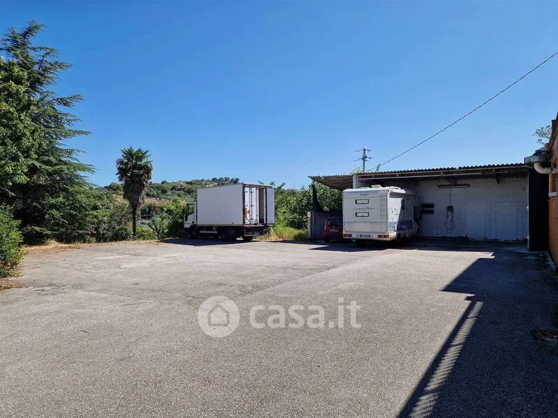 Välivaade - Mixed-Use Rustico with Industrial Space in Falconara Marittima