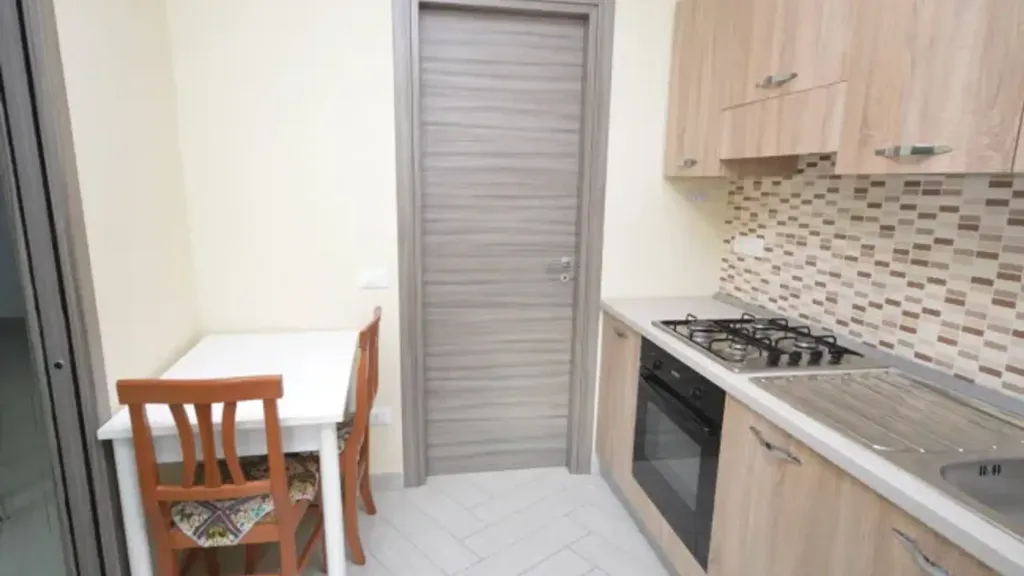 Köök - Apartment with Balcony in Rossano Centre