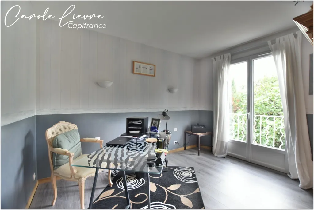 Bureau - Maison avec Piscine et Terrain de 2000 m²