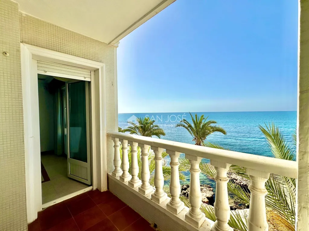 Balcony - Seafront Apartment with Balcony in Torrevieja