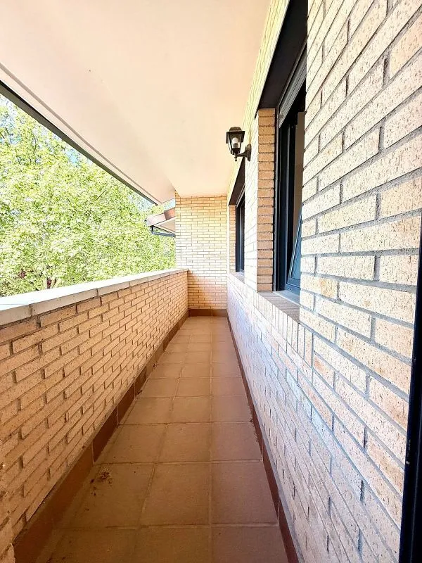 Balcony - Terraced Semi-Detached House in Aranguren