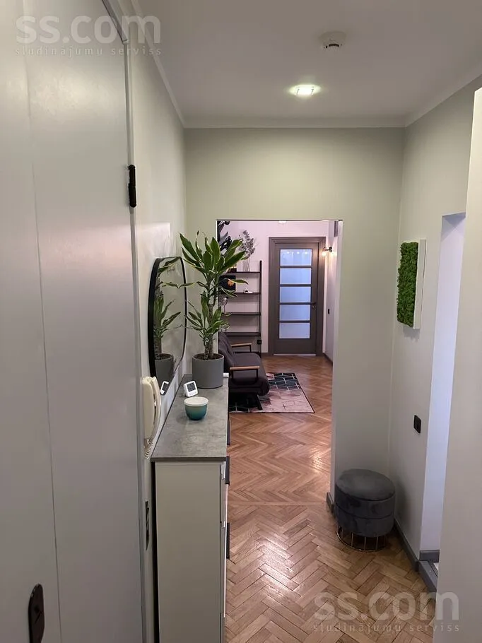 Esik - Spacious Apartment with Balcony in Riga Centre