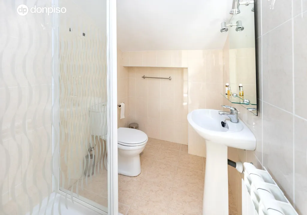 Vannitoad - Chalet with Pool in Granada's Calle Ajenjo