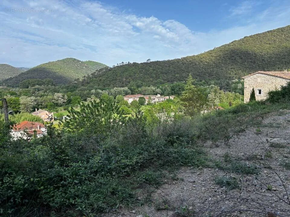 Terrain à Besseges