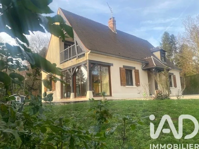Extérieur - Maison de Plain Pied avec Piscine à Attichy