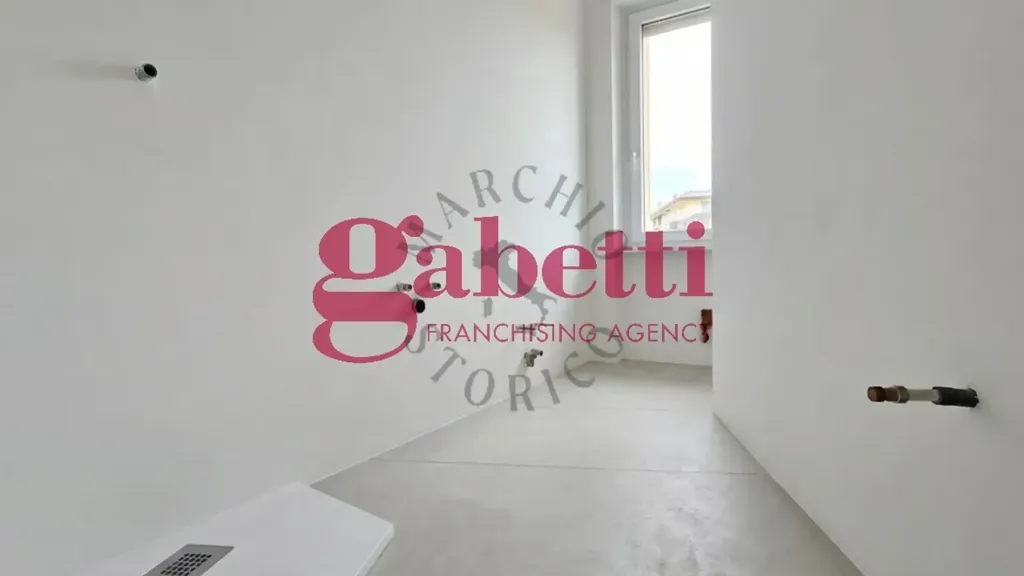 Entrée - Fully Rented Triplex in Florence