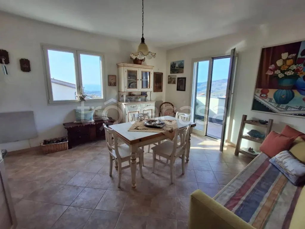 Söögituba - Apartment with Sea View in Civezza