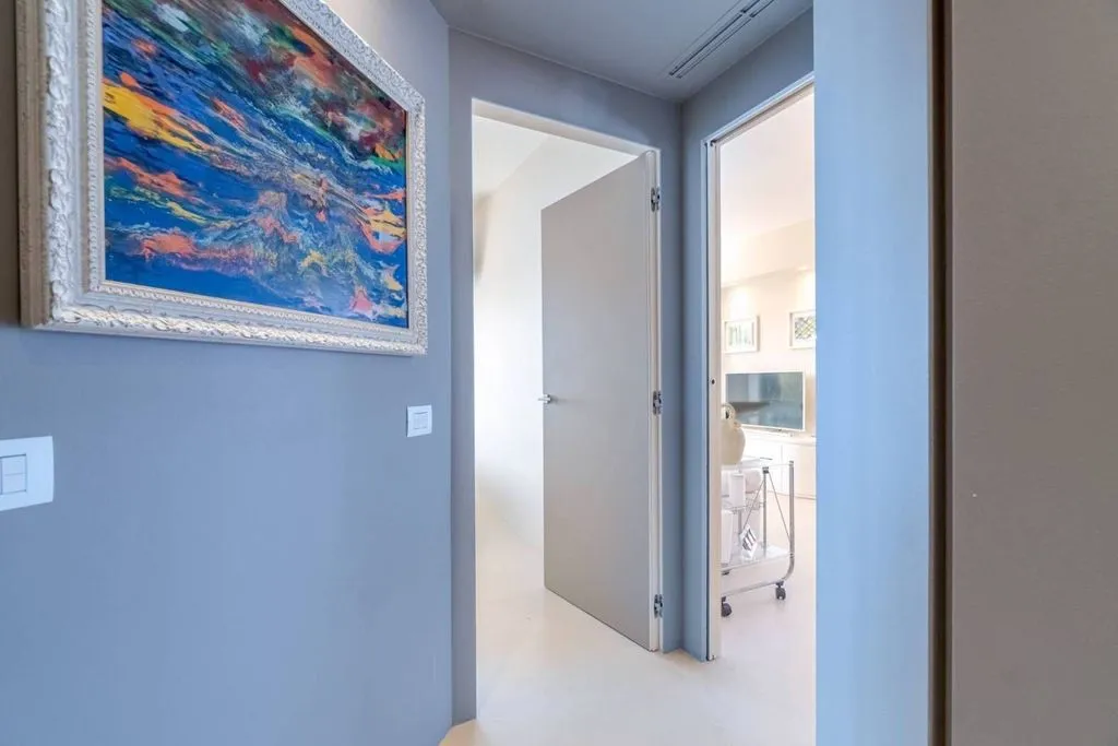 Esik - Luxury Flat with Seafront Terrace in Moneglia