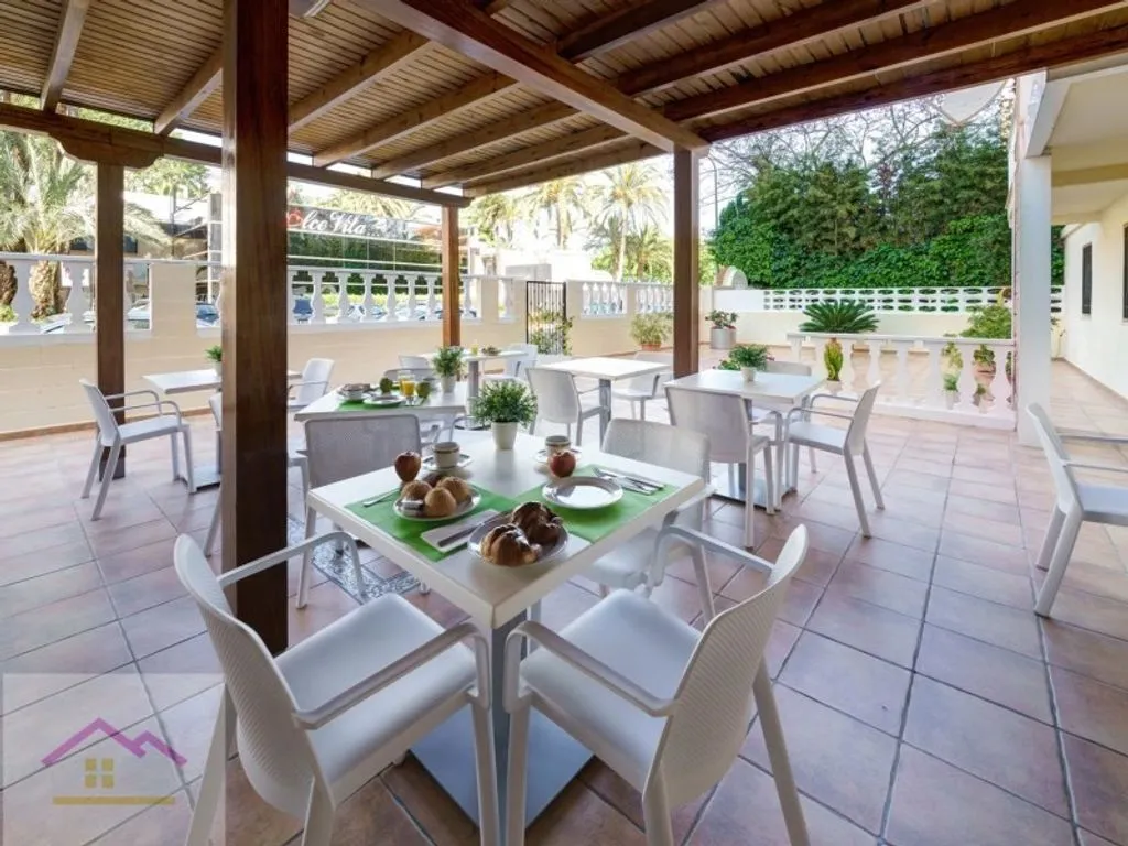 Terrasse - Hotel with Seafront Location in Gandia