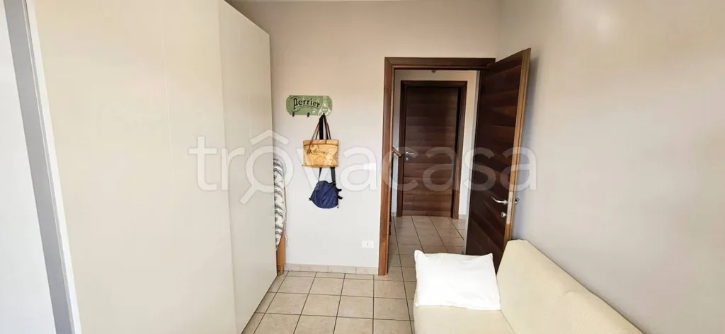 Esik - Apartment with Balcony and Box in Chivasso