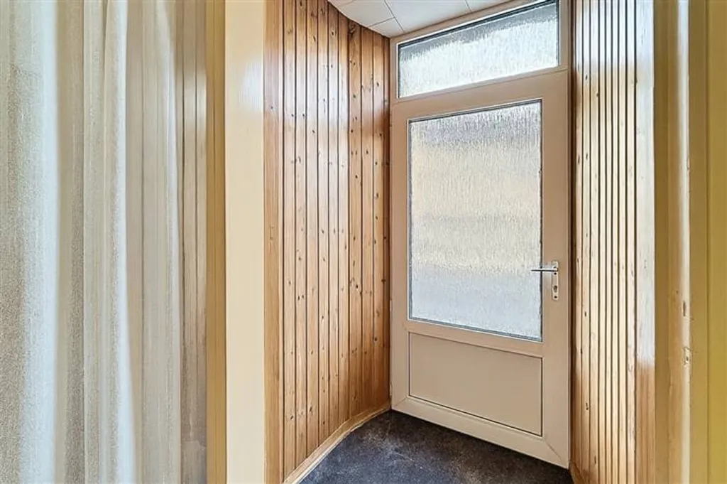hallway_entrance