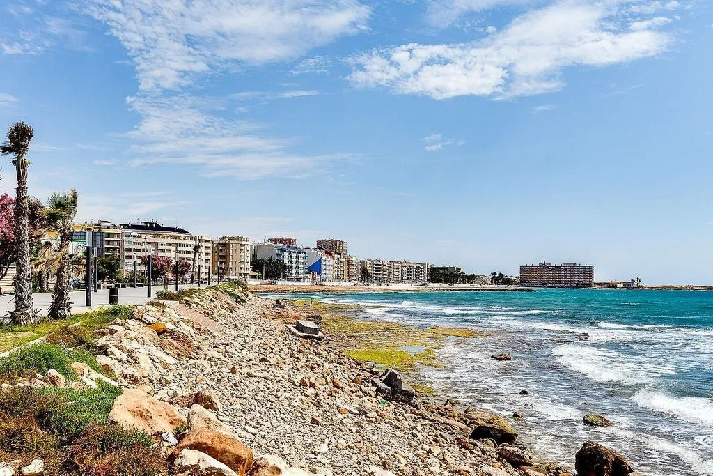 Modern Apartment with Pool near Torrevieja Beach