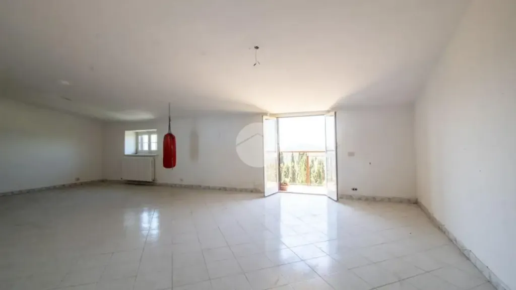 Elutuba - Quadrilocale with Balcony in San Polo dei Cavalieri