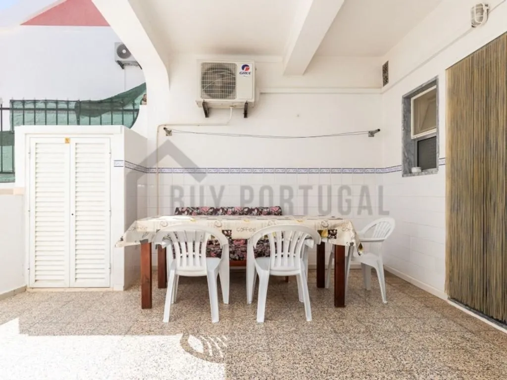 Terrasse - Villa with 7 Apartments in Manta Rota
