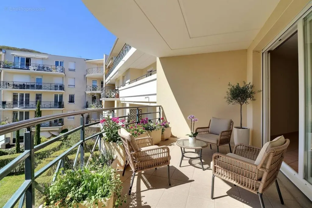 Balcony - Flat with Terrace in Chamalières