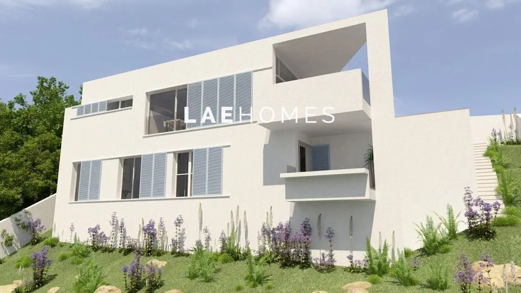 New-Build Villa with Harbour Views in Cala Llonga