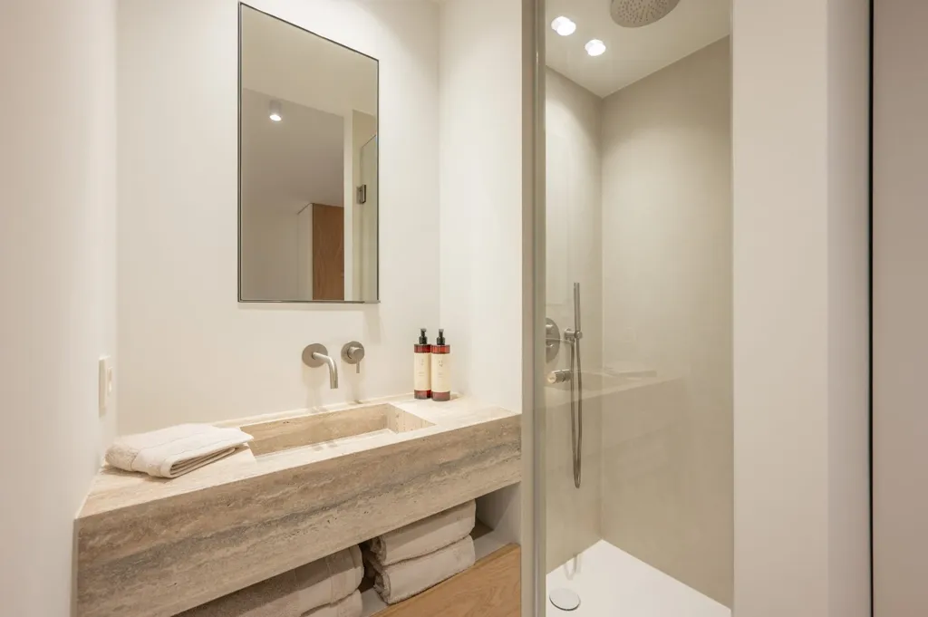 Salles de bain - Appartement Rénové dans le Triangle d'Or à Anvers