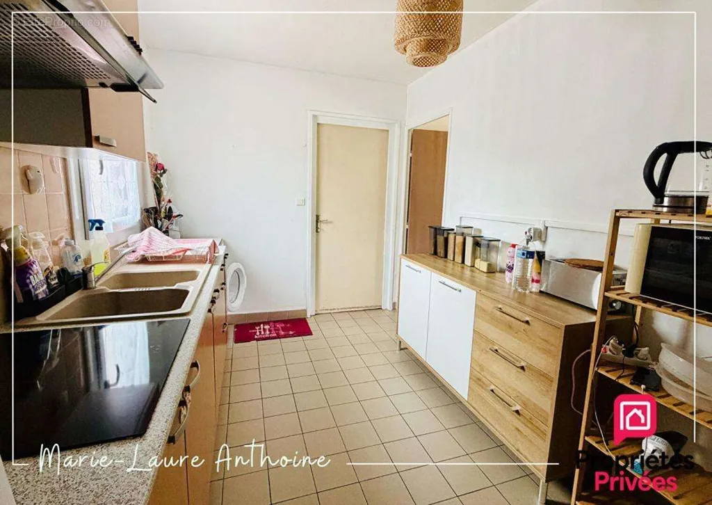 Cuisine - Maison de Plain-Pied au Calme à Pierre-de-Bresse